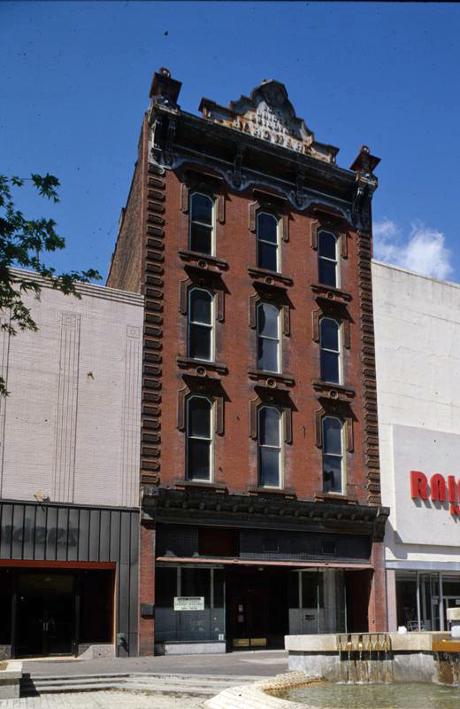 Briggs Hardware Building, 1980s